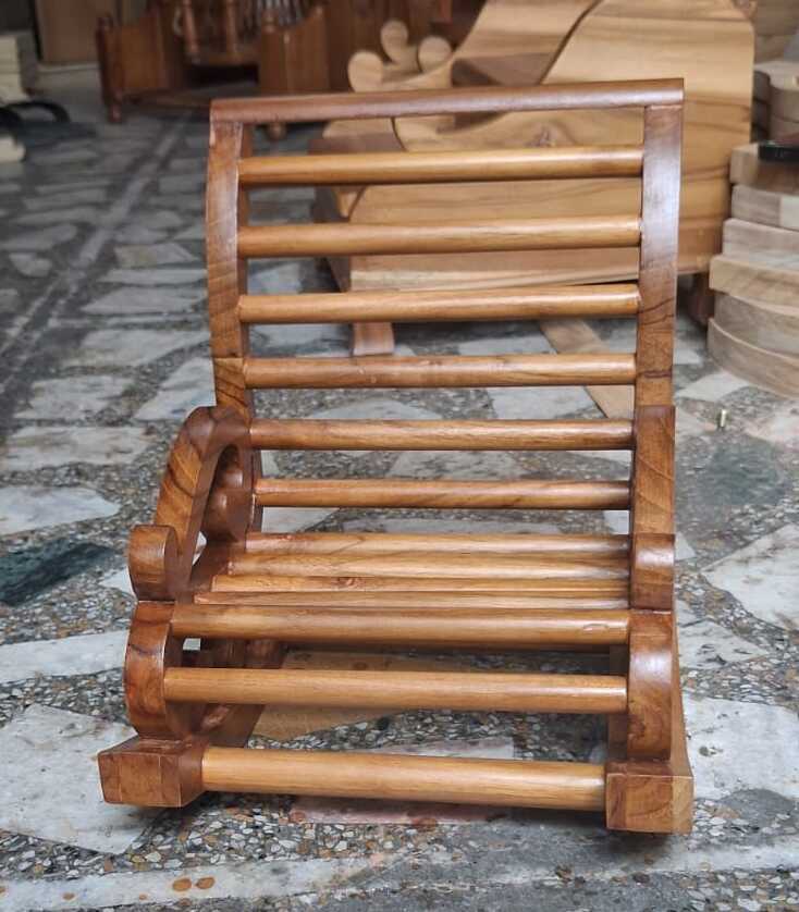 wood-chair-straight